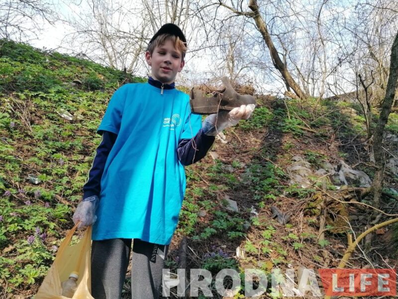 На крыніцы ў Салах валанцёры сабралі 3000 літраў смецця. У вадзе знайшлі нітраты