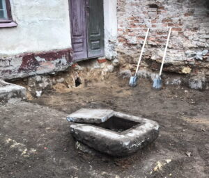 В Старом замке откопали туалет XIX века. Можно ли его сохранить и зачем? реконструкция старого замка Гродно