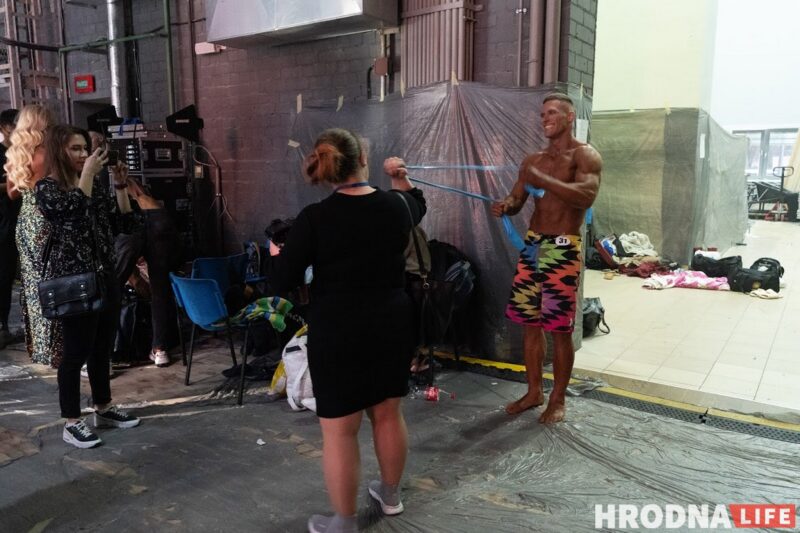 Трэнаваўся ў гіпсе і ўсіх перамог. Захар Дзмітрычэнка з Гродна стаў найлепшым бодзібілдэрам Беларусі