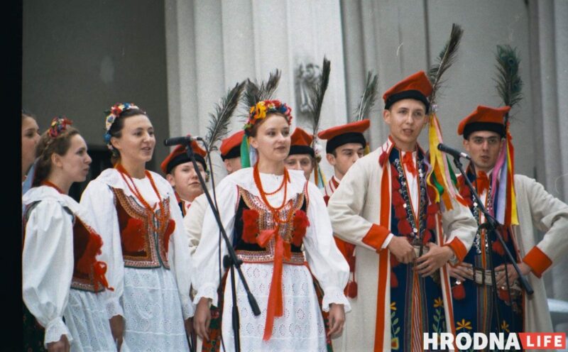 Кветкі нацый, дзяўчаты з легендамі і 170 кропак харчавання. З'явіліся новыя падрабязнасці пра фестываль нацыянальных культур у Гродне