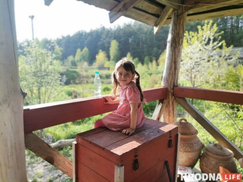 "Раз-облачение - это когда с облаков спускаешься на землю". Многодетная мама из Гродно рассказала о творчестве, трудностях и счастье большой семьи