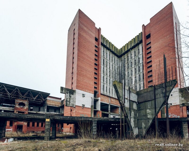 Аэровокзал за $40. С аукциона продали самую большую заброшку Гродно