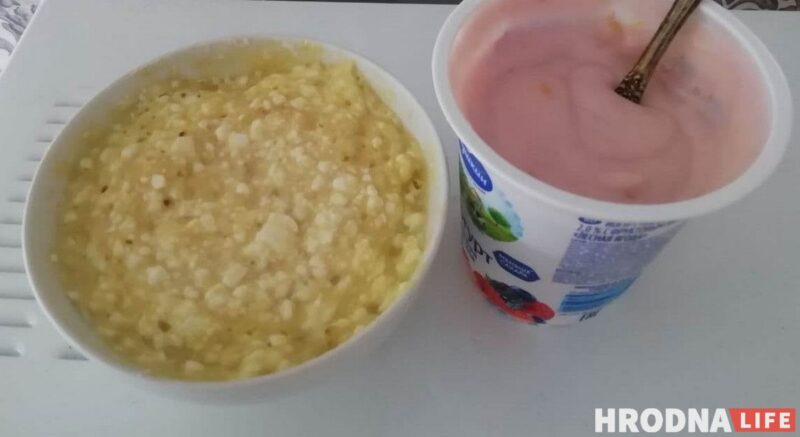 Готовь быстро, ешь медленно. «Кекс из общаги» с йогуртом к воскресному завтраку