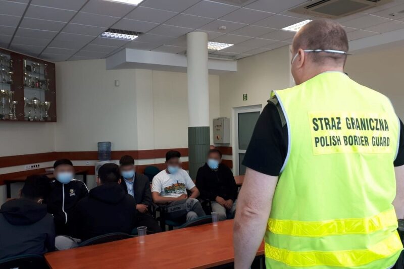 За два дня поляки задержали 22 нарушителя польско-белорусской границы За два дня поляки задержали 22 нарушителя польско-белорусской границы