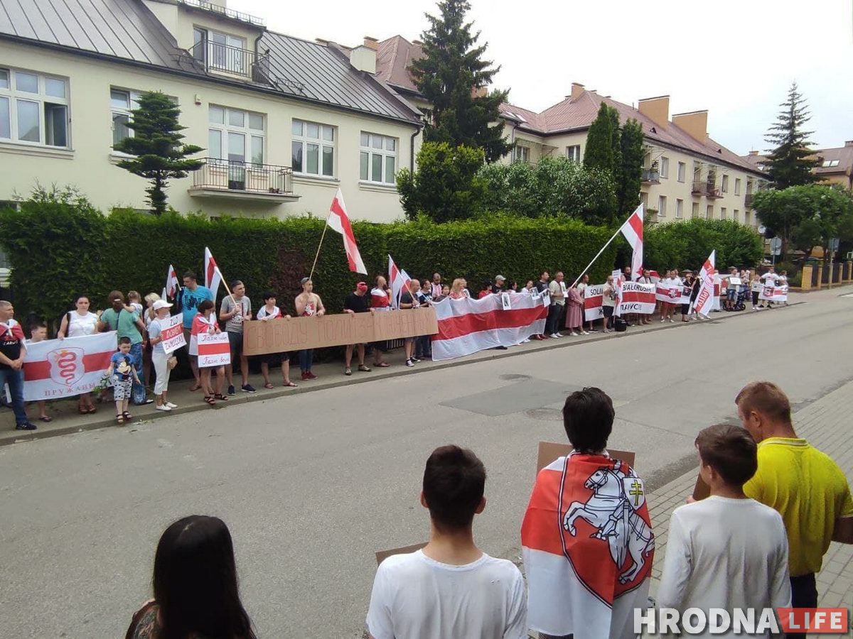 Беларусы Белостока вышли на акцию солидарности