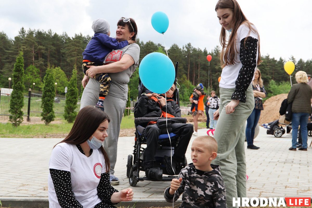 "Наступным будзе Папа Рымскі". Як працуе Гродзенскі дзіцячы хоспіс, за які перажывае Анджэліна Джалі