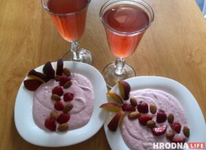 Готовь быстро, ешь медленно. Творожно-клубничный завтрак для воскресного утра Готовь быстро, ешь медленно. Творожно-клубничный завтрак для воскресного утра