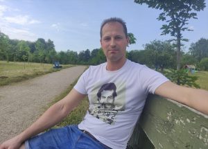 “Научился спать стоя”. Задержанный в Гродно анестезиолог - о трех сутках в ИВС и административке за “Погоню”