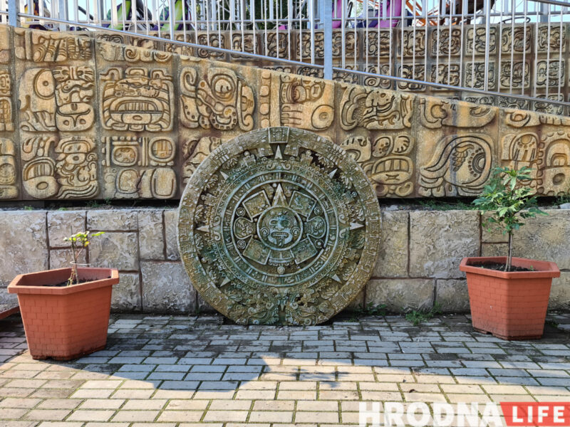 Амерыканскія горкі ў стылі мая: атракцыёнам у парку Жылібера мяняюць выгляд