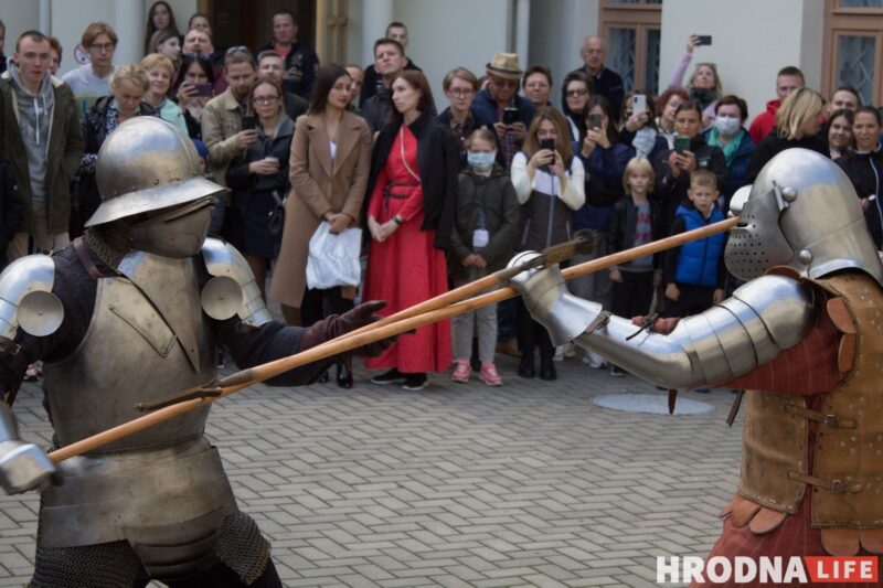 Повседневность средневековья и путь из варягов в греки. В Гродно прошел фестиваль с играми, танцами и поединками