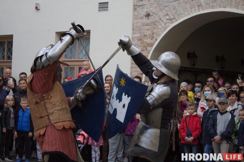 Повседневность средневековья и путь из варягов в греки. В Гродно прошел фестиваль с играми, танцами и поединками
