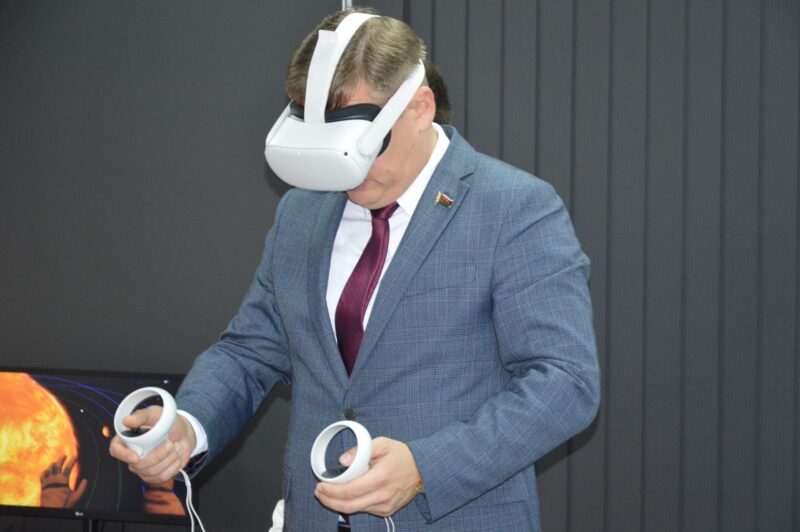 Прагуляцца па Марсе і МКС можна ў Гродне. У ліцэі №1 адкрыўся клас астраноміі з тэлескопам і VR-акулярамі