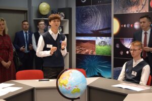 Прогуляться по Марсу и МКС можно в Гродно. В лицее №1 открылся класс астрономии с телескопом и VR-очками Прогуляться по Марсу и МКС можно в Гродно. В лицее №1 открылся класс астрономии с телескопом и VR-очками