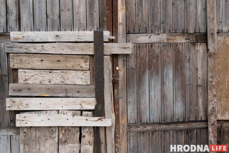 Бясцэнна і амаль бясплатна. 5 фактаў пра Станіславоўскую кафлярну Друцкіх-Любецкіх, якую не могуць прадаць нават са зніжкай