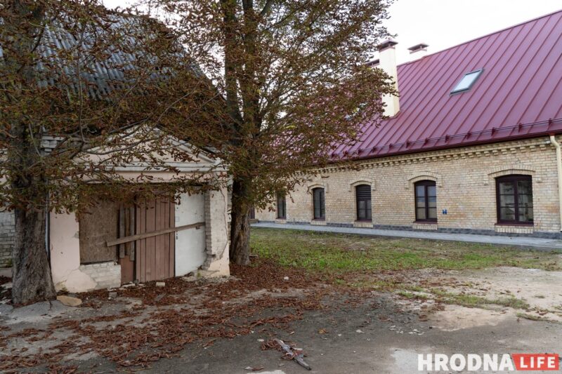 Бясцэнна і амаль бясплатна. 5 фактаў пра Станіславоўскую кафлярну Друцкіх-Любецкіх, якую не могуць прадаць нават са зніжкай