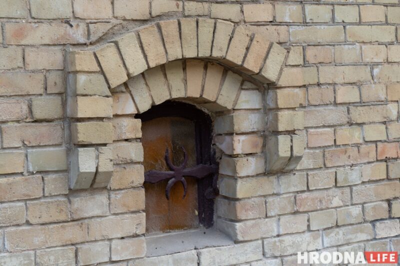 Бясцэнна і амаль бясплатна. 5 фактаў пра Станіславоўскую кафлярну Друцкіх-Любецкіх, якую не могуць прадаць нават са зніжкай