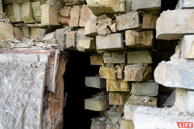 Бясцэнна і амаль бясплатна. 5 фактаў пра Станіславоўскую кафлярну Друцкіх-Любецкіх, якую не могуць прадаць нават са зніжкай