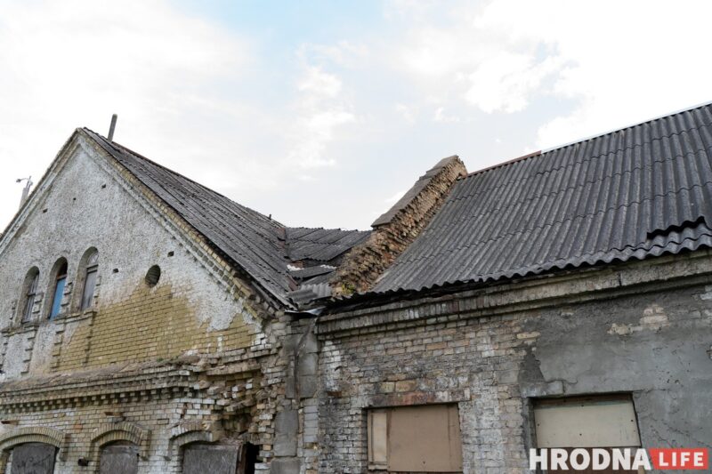 Бясцэнна і амаль бясплатна. 5 фактаў пра Станіславоўскую кафлярну Друцкіх-Любецкіх, якую не могуць прадаць нават са зніжкай