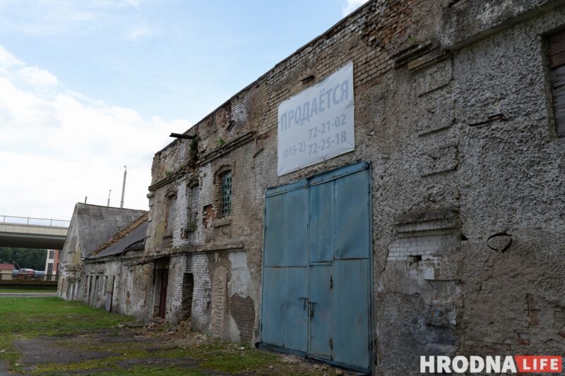 Бясцэнна і амаль бясплатна. 5 фактаў пра Станіславоўскую кафлярну Друцкіх-Любецкіх, якую не могуць прадаць нават са зніжкай