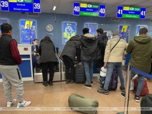 Ситуация с мигрантами: около 100 человек попытались пройти в Польшу, другие уже ждут эвакуационный рейс