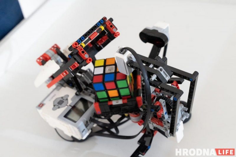 Семь роботов, которые облегчат жизнь. Выставка о том, что могут роботы, открылась в Гродно