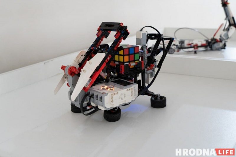 Семь роботов, которые облегчат жизнь. Выставка о том, что могут роботы, открылась в Гродно