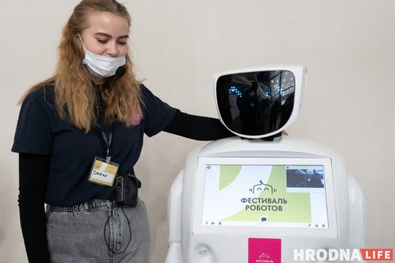 Семь роботов, которые облегчат жизнь. Выставка о том, что могут роботы, открылась в Гродно
