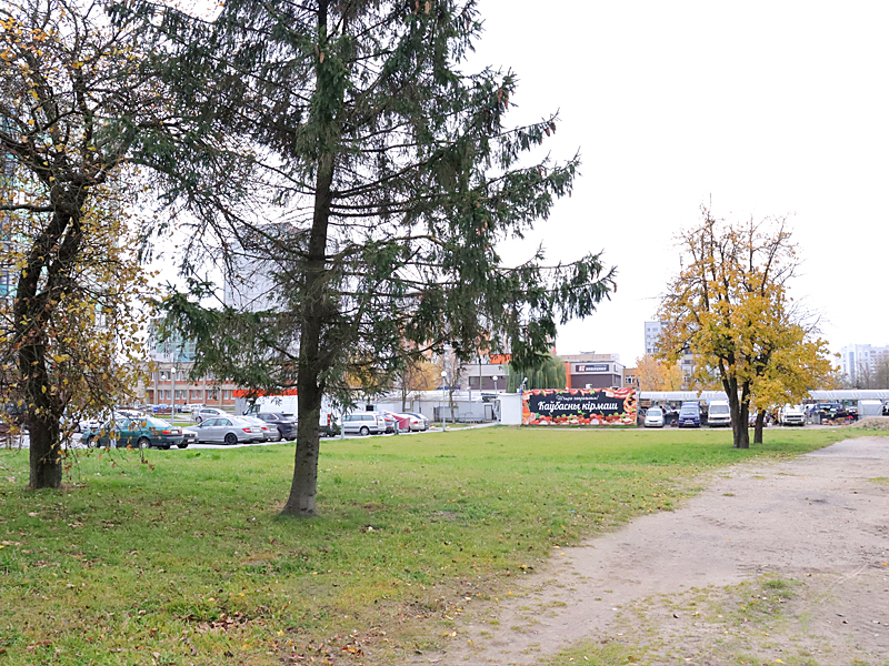 На Девятовке построят ресторан возле скульптур из "Белых рос". Город хочет за участок больше $15 тысяч (обновлено)