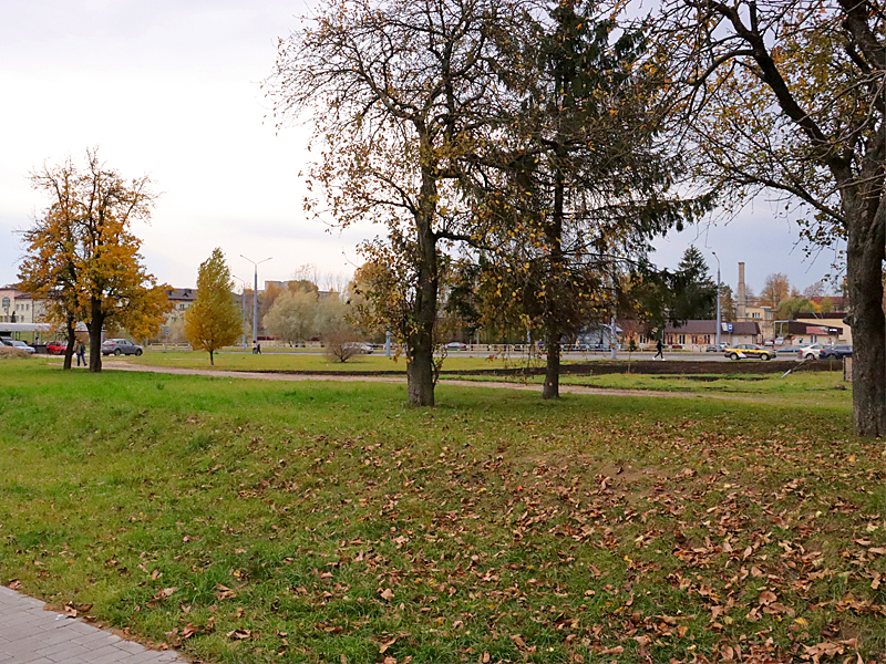 На Девятовке построят ресторан возле скульптур из "Белых рос". Город хочет за участок больше $15 тысяч (обновлено)
