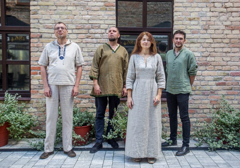 Павел Соловьев (слева) в составе группы "Папараць"