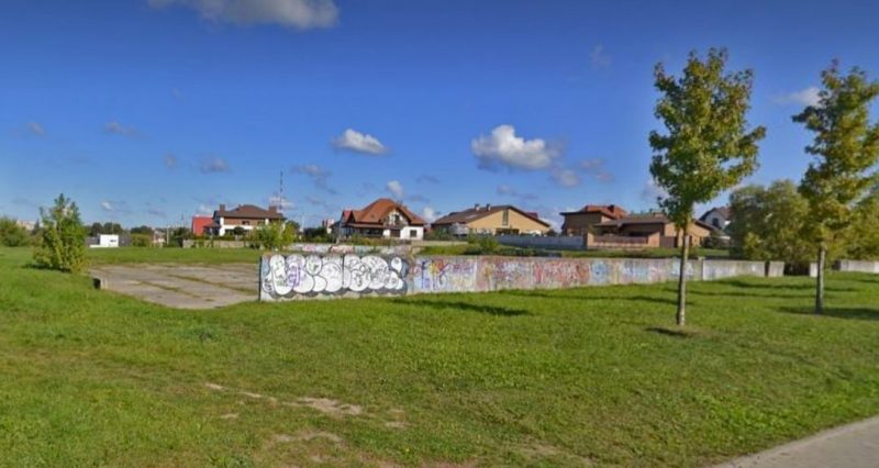 В Коложском парке (снова) обещают теннисные корты. Их строят уже 12 лет