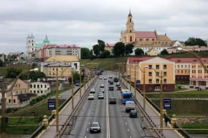 Некоторые автобусы и троллейбусы отменят из-за замены асфальта на Старом мосту Некоторые автобусы и троллейбусы отменят из-за замены асфальта на Старом мосту