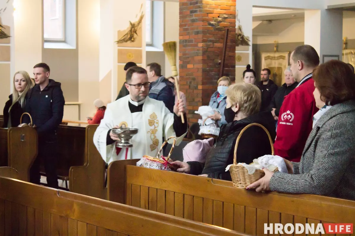 Каталіцкія вернікі святкуюць Вялікдзень