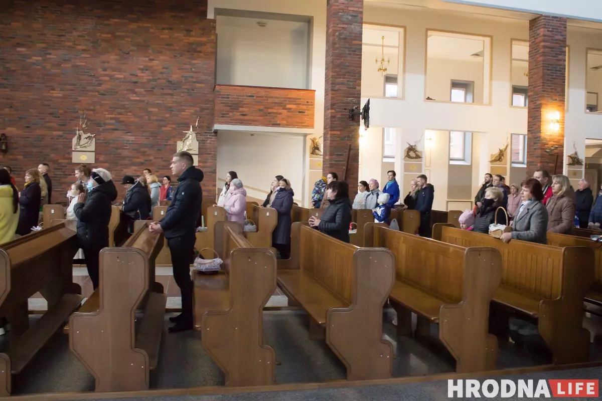 Каталіцкія вернікі святкуюць Вялікдзень