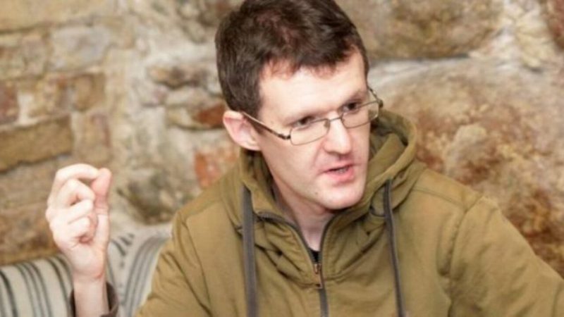 Денис Ивашин и его письмо. Фото Ольги Ивашиной (2)