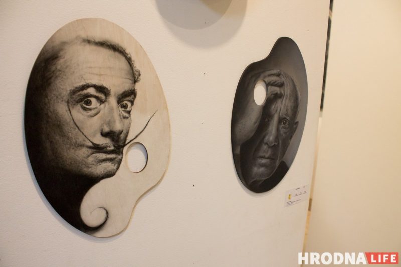 Тату в искусстве и рок сквозь классику. В Гродно татуировщики и музыканты представили совместный арт-проект