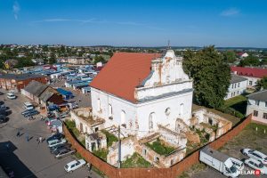 Владелица слонимской синагоги отказалась от реконструкции из-за санкций и войны в Украине. Фонд ликвидировали Синагога в Слониме