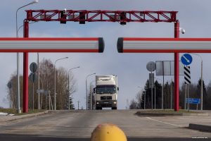 Запретить выезд во время административного процесса, по решению КГБ и госслужащим без разрешения. В Беларуси готовятся менять законы граница шлагбаум