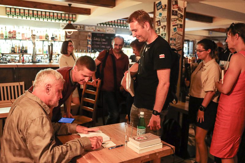 "Бульбасрач" в Белостоке: музыкант-эмигрант пожаловался на "цензуру" в белорусском баре, где ему якобы не разрешили играть