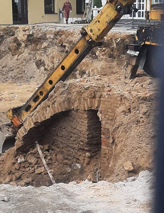 Раскопки возле дома Муравьева закончили. Что там нашли