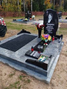 На могиле Витольда Ашурка установили памятник магіла вітольд ашурак