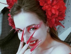 Эльфийка или женщина-змея? Кем нарядиться на Хэллоуин, если нечисть уже надоела макияж на хэддоуин