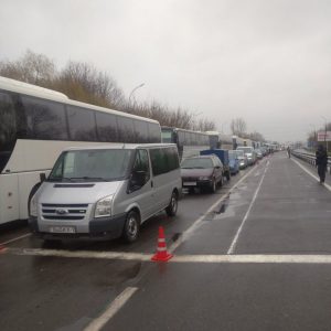 Очередь из автобусов в приграничном пункте Брест