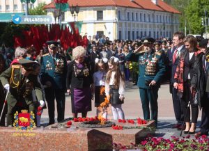 Тату на банане и свинья под горисполкомом - чем удивлял День города в Гродно. Фоторепортаж