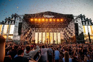 Ночной костёр, танцы и "папараць-кветка". Под Гродно ещё раз отпраздновали Купалье Viva Braslav