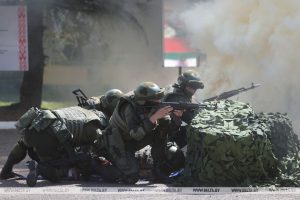 Брать в армию всех: талантливых - в ИТ-роту, слабых здоровьем - санитарами, - председательница Комитета солдатских матерей Тайфун