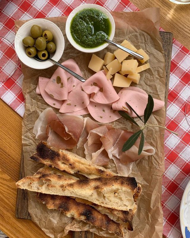 В Гродно открылось бистро с римской пинсой. Что это такое?