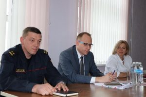 Гродненка пожаловалась в милицию на неизвестных в подъезде - те просто прятались от грозы Сергей Осовик