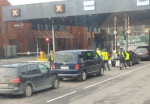 На границе с Литвой велосипедистов перестали пускать без очереди. Однажды так уже было Пересечение границы с Литвой