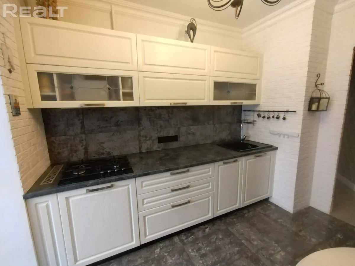 Кухня в квартире на Клецкова